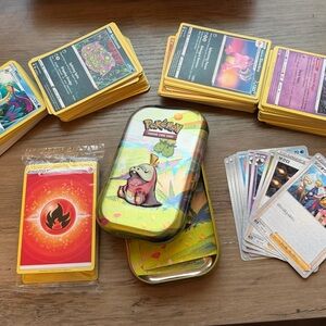 Pokémon TCG CARD LOT OVER 200 with tin and energy pack clean